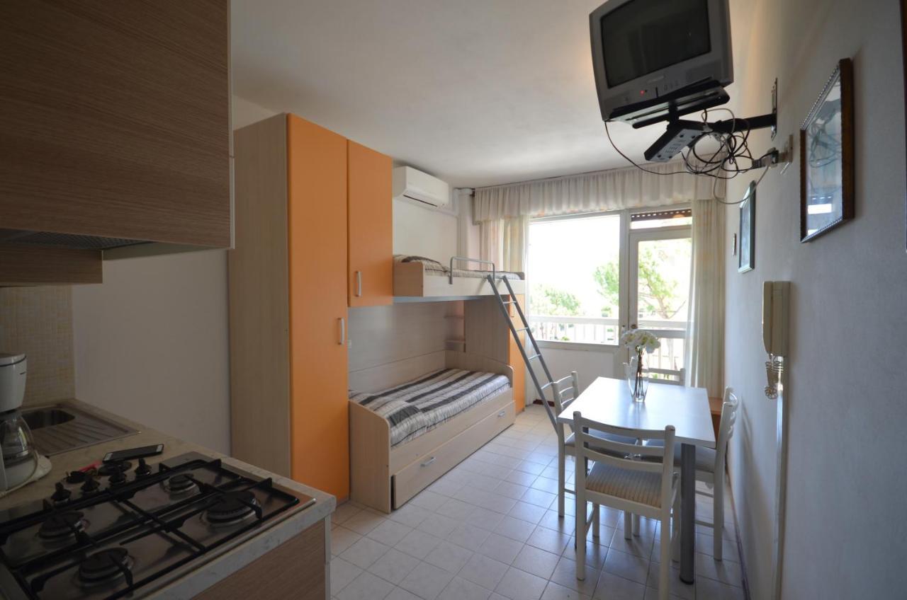 Appartamenti Bristol Bibione Exteriör bild